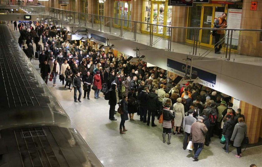 Armagedon w centrum Warszawy. Zamknęli metro