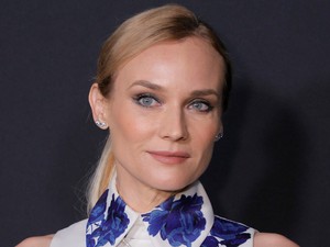 Diane Kruger gyönyörű ruhában villantotta meg kockás hasát