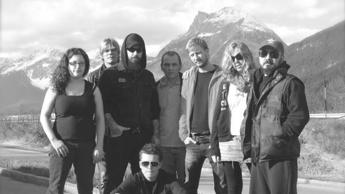 Formacja Crippled Black Phoenix zakończyła pierwszy tydzień nagrań nowej płyty. Inspirację Brytyjczycy znaleźli m.in. w naszym kraju.