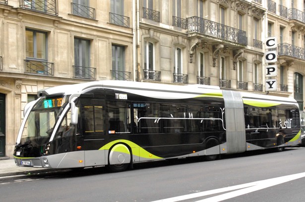 Autobus BHNS firmy Solaris Fot. Materiały prasowe Solaris