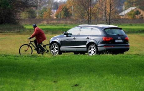 03.11.2006 WarszawaZdjecia do testu samochodu AUDI Q7 Quattro.Fot. Wojciech Grzedzinski