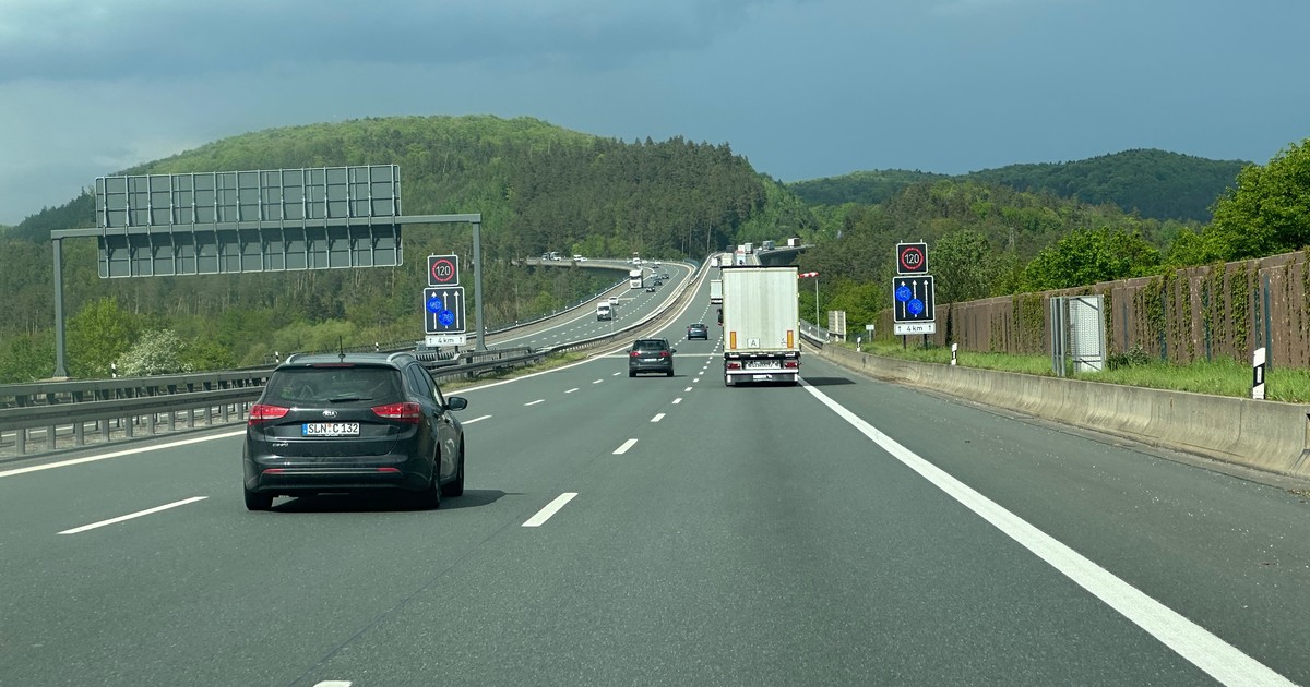 Makabryczne odkrycie na autostradzie. Odcięte dłonie i niemowlę to jedyne tropy tej zagadki