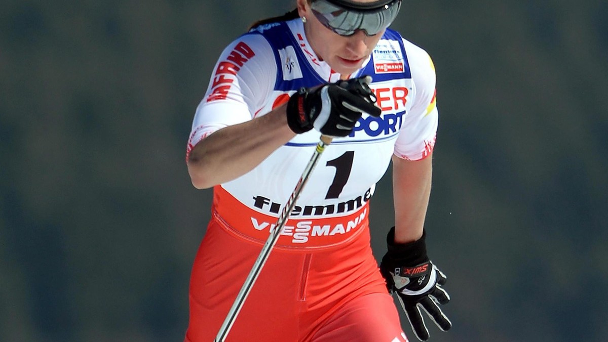 W ostatnim swoim starcie w mistrzostwach świata w Val di Fiemme Justyna Kowalczyk zdobyła srebrny medal w biegu na 30 kilometrów stylem klasycznym. Wygrała wielka Norweżka Marit Bjoergen, która zdobyła czwarte złoto w Val di Fiemme. Zaraz po biegu Kowalczyk w ostrych słowach wyjaśniła przyczynę swojej porażki.