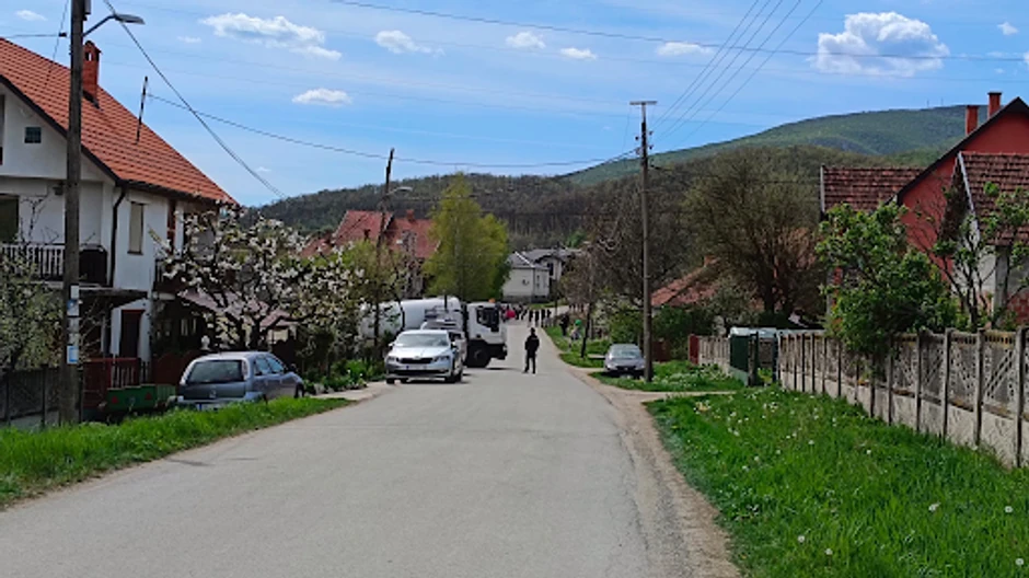 Cisterna za pražnjenje septičke jame u dvorištu Dejana Dragijevića