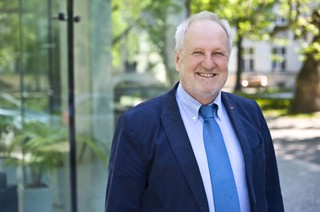 Nauka powinna być jak najdalej od politycznych wpływów [WYWIAD]