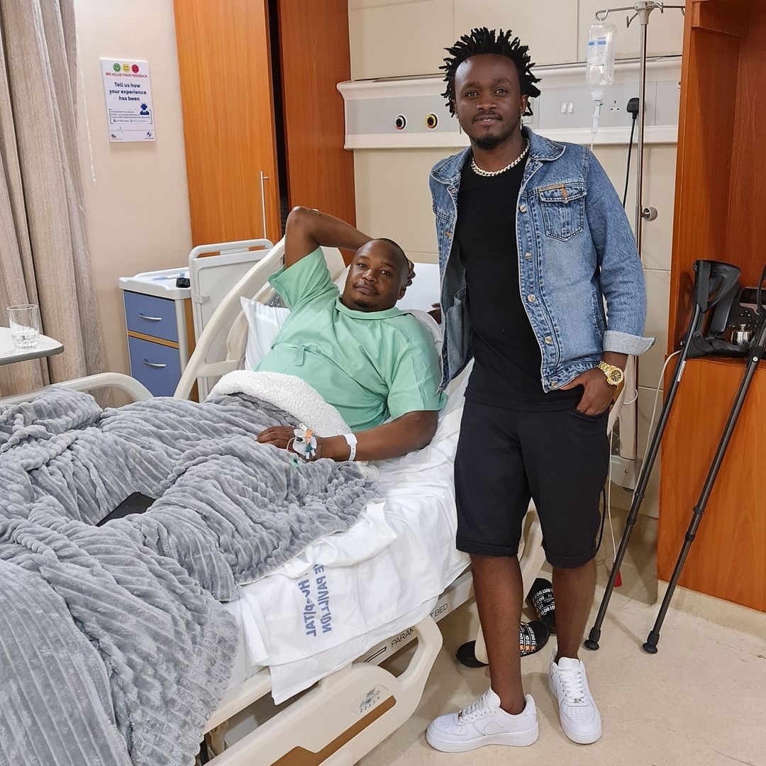 Celebrities' flock MP Shah Hospital to visit Hospitalized MP Jaguar (Video)