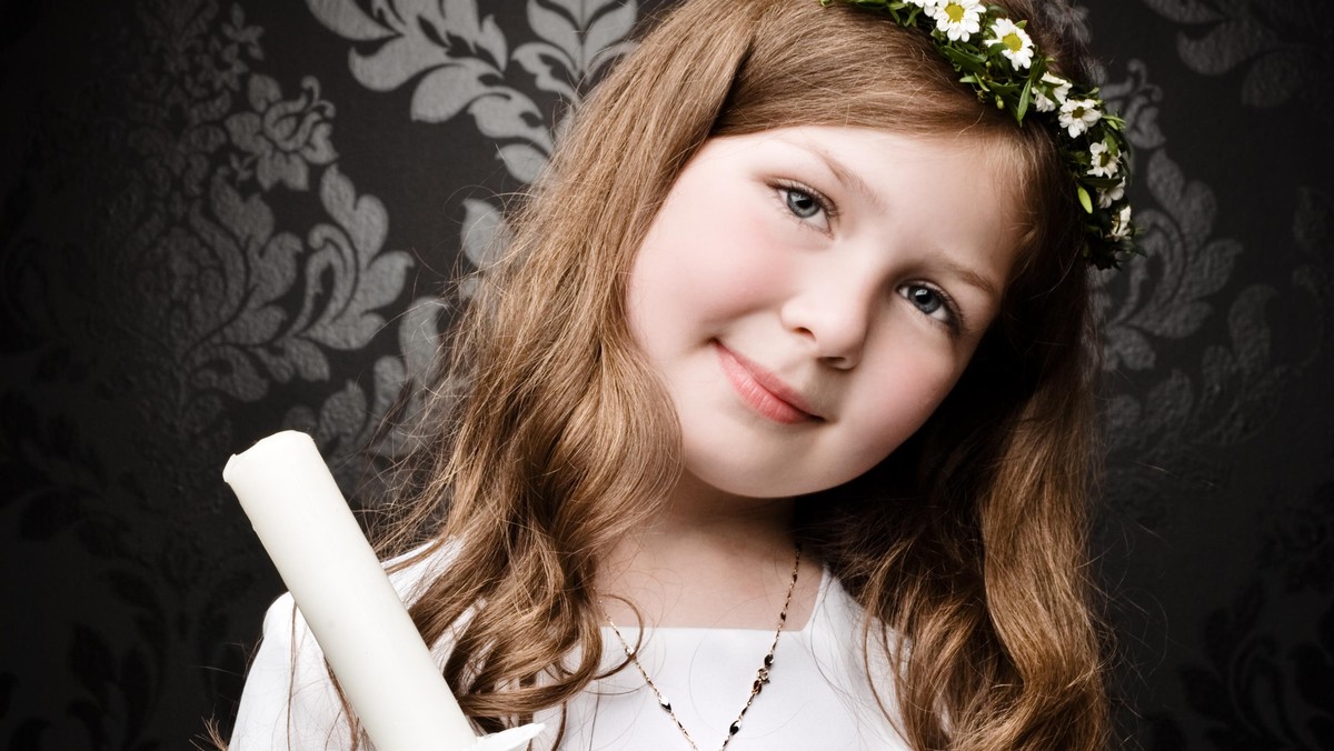 Girl With Laurel And Candle Stick