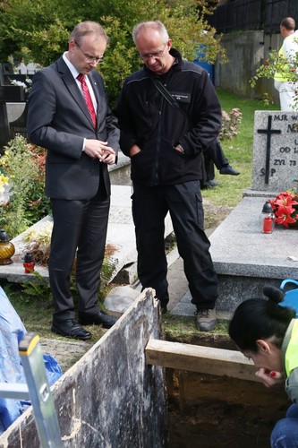 Ekshumacje na 'Łączce' na Powązkach