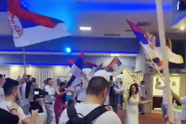 "Snimak sa NAJPRIMITIVNIJE SRPSKE SVADBE je najveći TRANSFER BLAMA koji sam ikad osetio": Zbog odeće mladoženje, pesme za prvi ples i 'MLADE TAOCA' Srbi ne mogu da dođu sebi