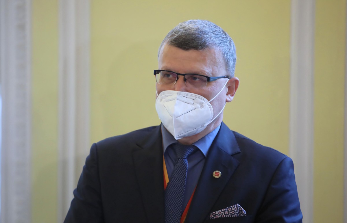 dr Paweł Grzesiowski