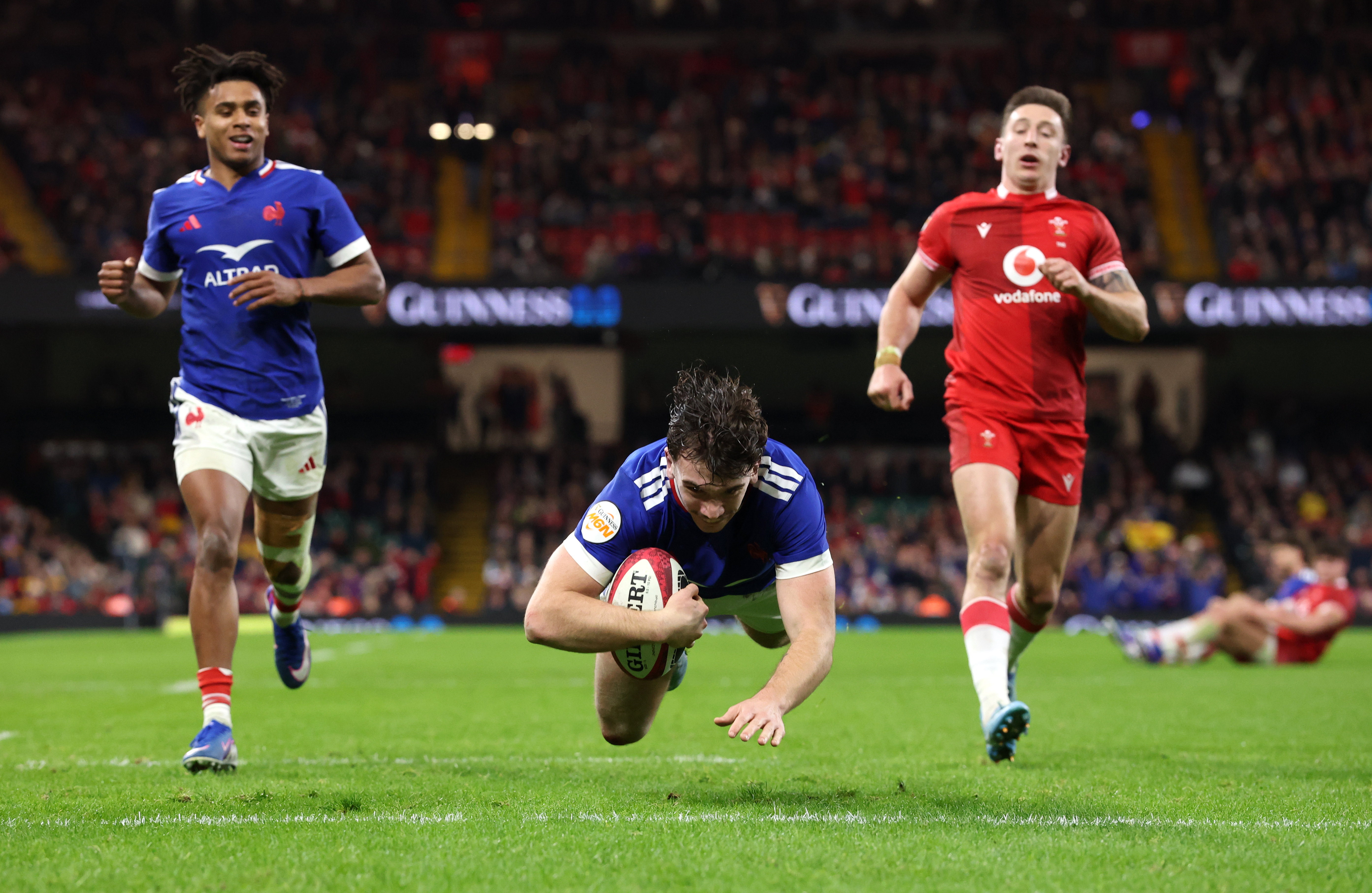 17 plaquages réussis, 90 mètres parcourus - Brau-Boirie éblouit face au Pays de Galles