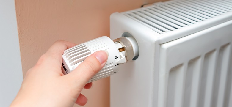 Jak przygotować dom na sezon grzewczy i obniżyć rachunki? Oto szybkie i tanie sposoby na ciepły dom i niższe rachunki