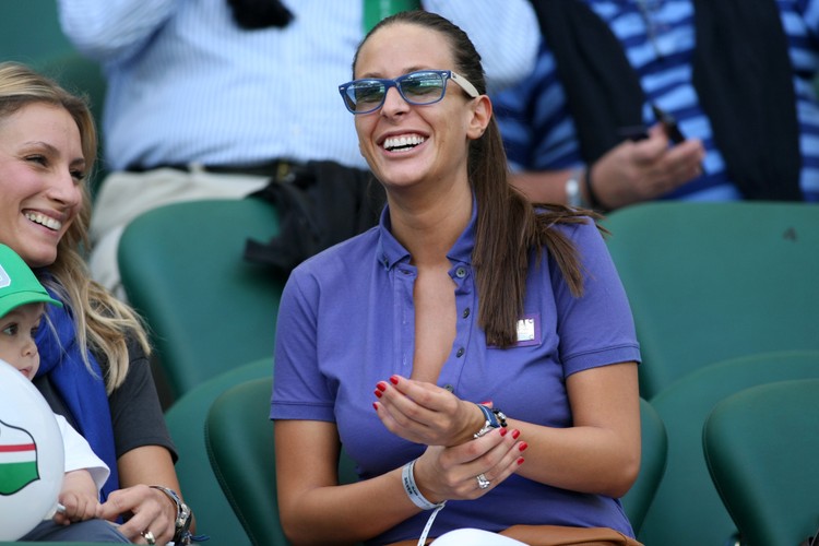 Piękna żona Miroslava Radovica częstym gościem na trybunach stadionu Legii