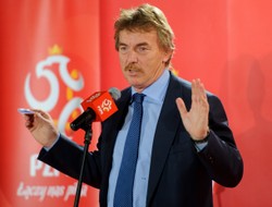 Zbigniew Boniek: Nie wysyłajmy piłkarzy do koszar