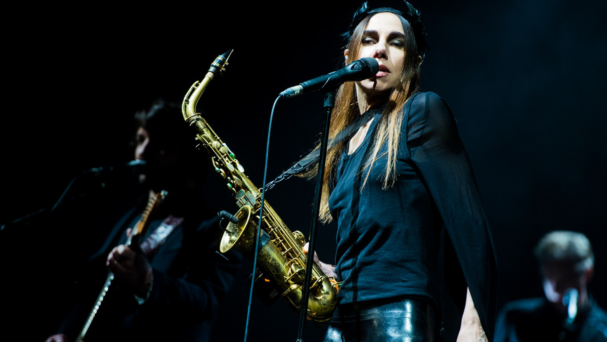 PJ Harvey 12 października wystąpi na warszawskim Torwarze. Jeśli chcesz wygrać bilety na koncert oraz płyty artystki, weź udział w naszym konkursie. Szczegóły poniżej.