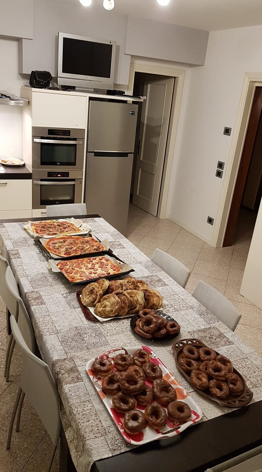 Na hranu ova desetočlana porodica dnevno troši oko 100 evra