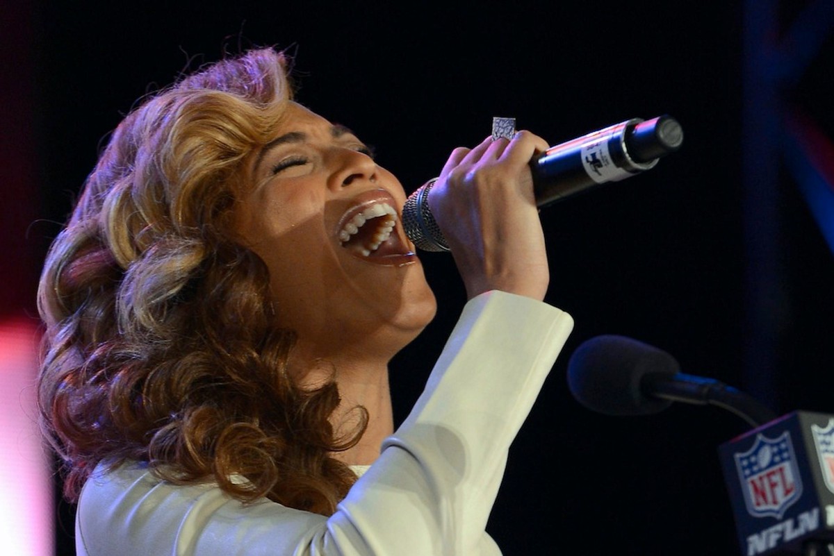 Beyoncé pokazała, że jednak potrafi zaśpiewać hymn USA