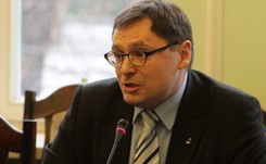 Terlikowski krytykuje Francję za zakaz noszenia burkini na plażach: Laicki absurd