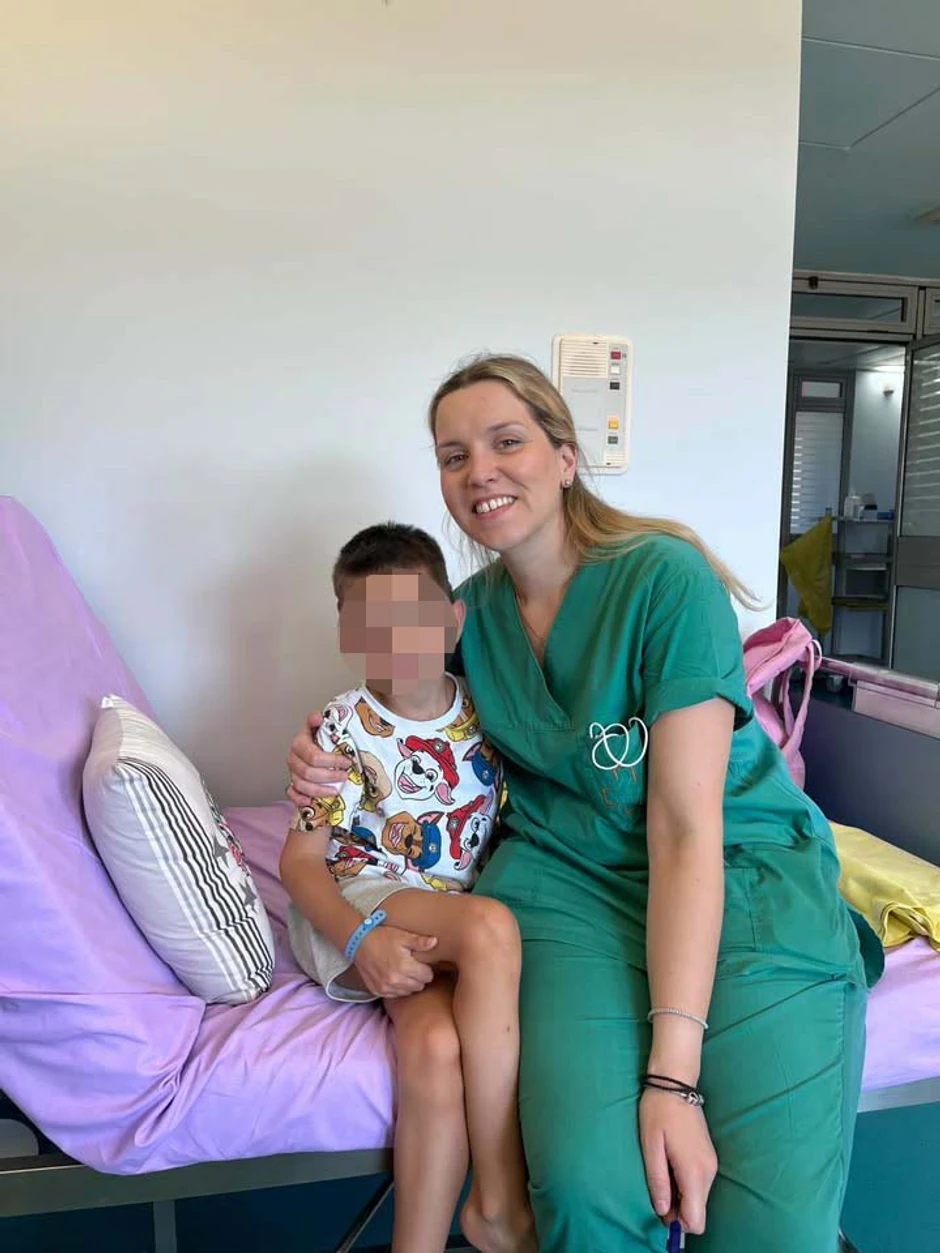 Dečak iz Srbije nakon operacije