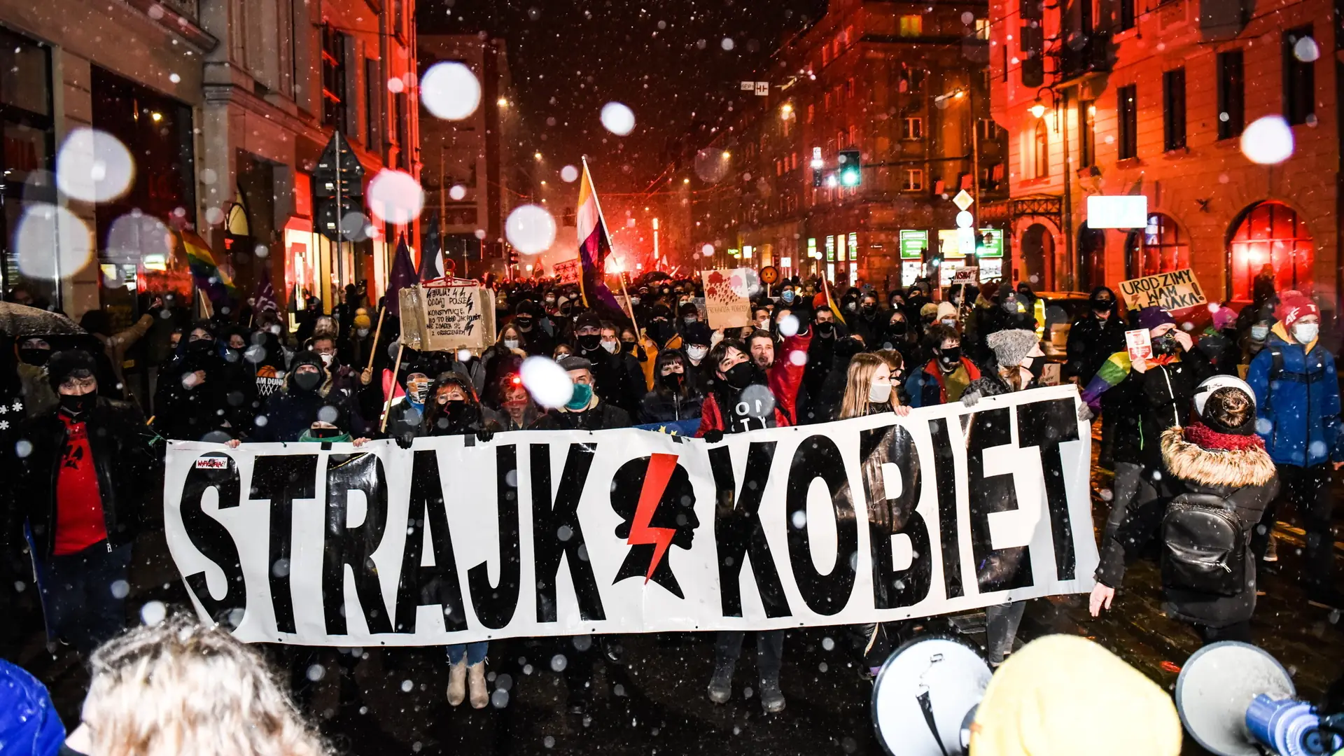 Prezes PiS zapytany o aborcję i protest "Julek". Tłumaczymy, o co chodzi