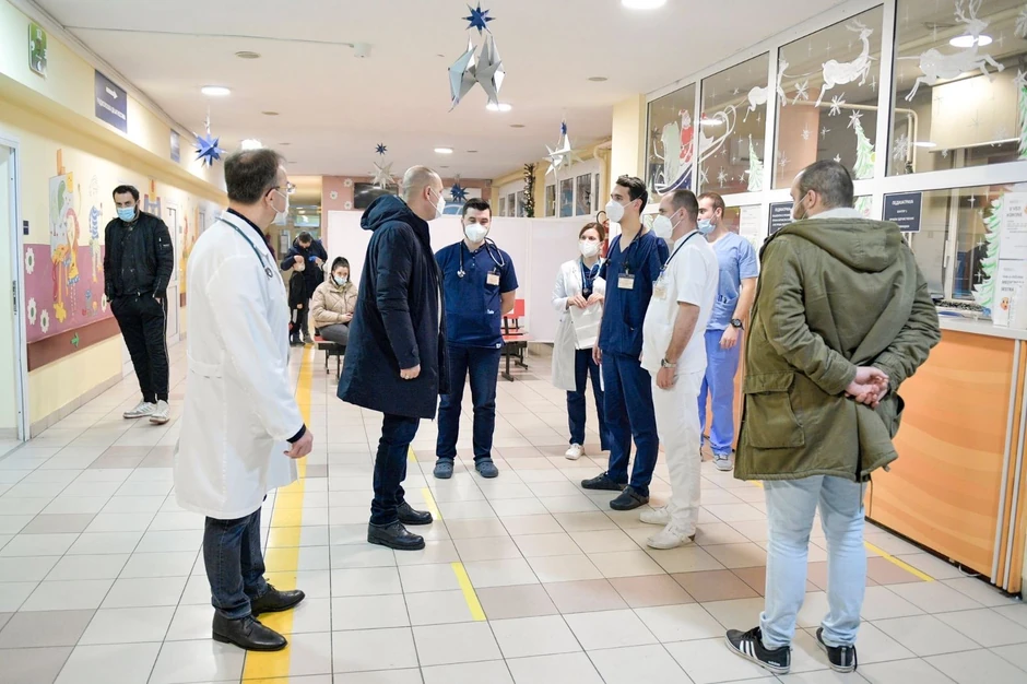 Lončar poseta u NG noći