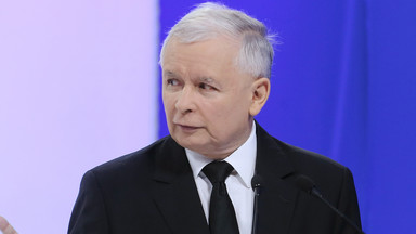 "Super Express": Jarosław Kaczyński pcha Martę do polityki