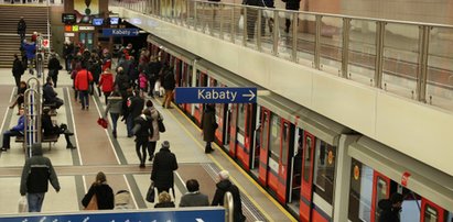 Pluskwy w warszawskim metrze? Szokujące nagranie, internauci oburzeni