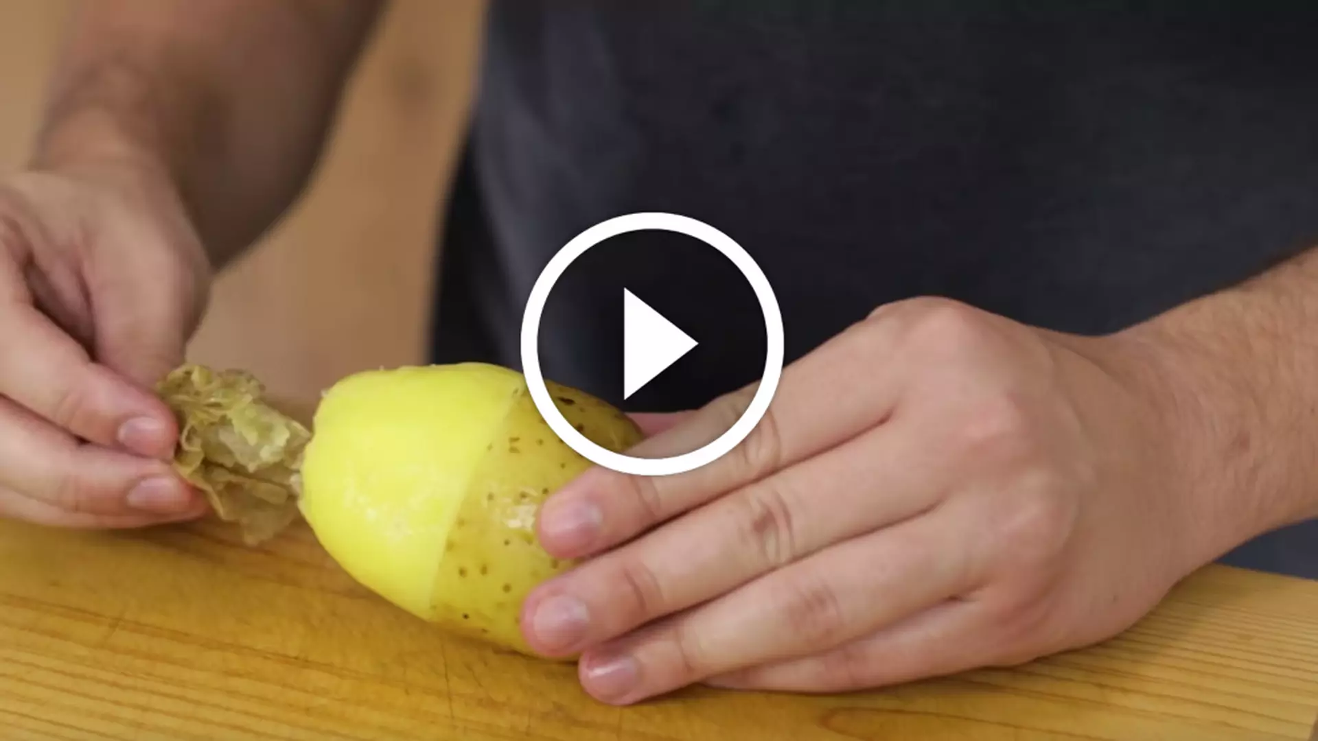 Kuchenna sztuczka: zamiast obierać ziemniaki 10 minut, zrobisz to w 10 sekund