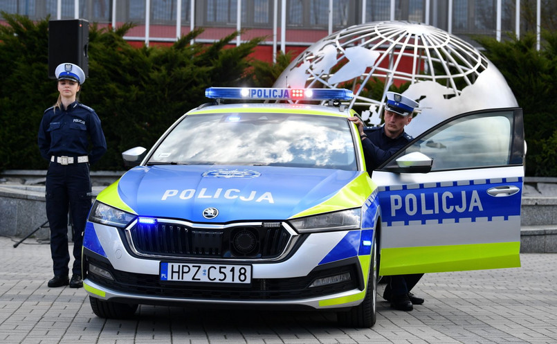 Policja ujawniła nowe oznakowanie radiowozów i motocykli