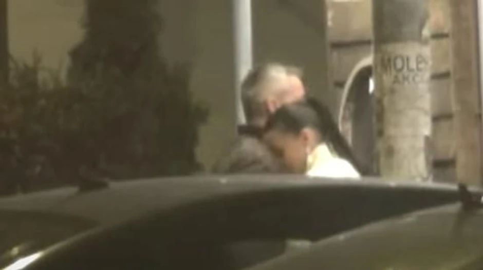 Milica Ristić sa nepoznatim muškarcem