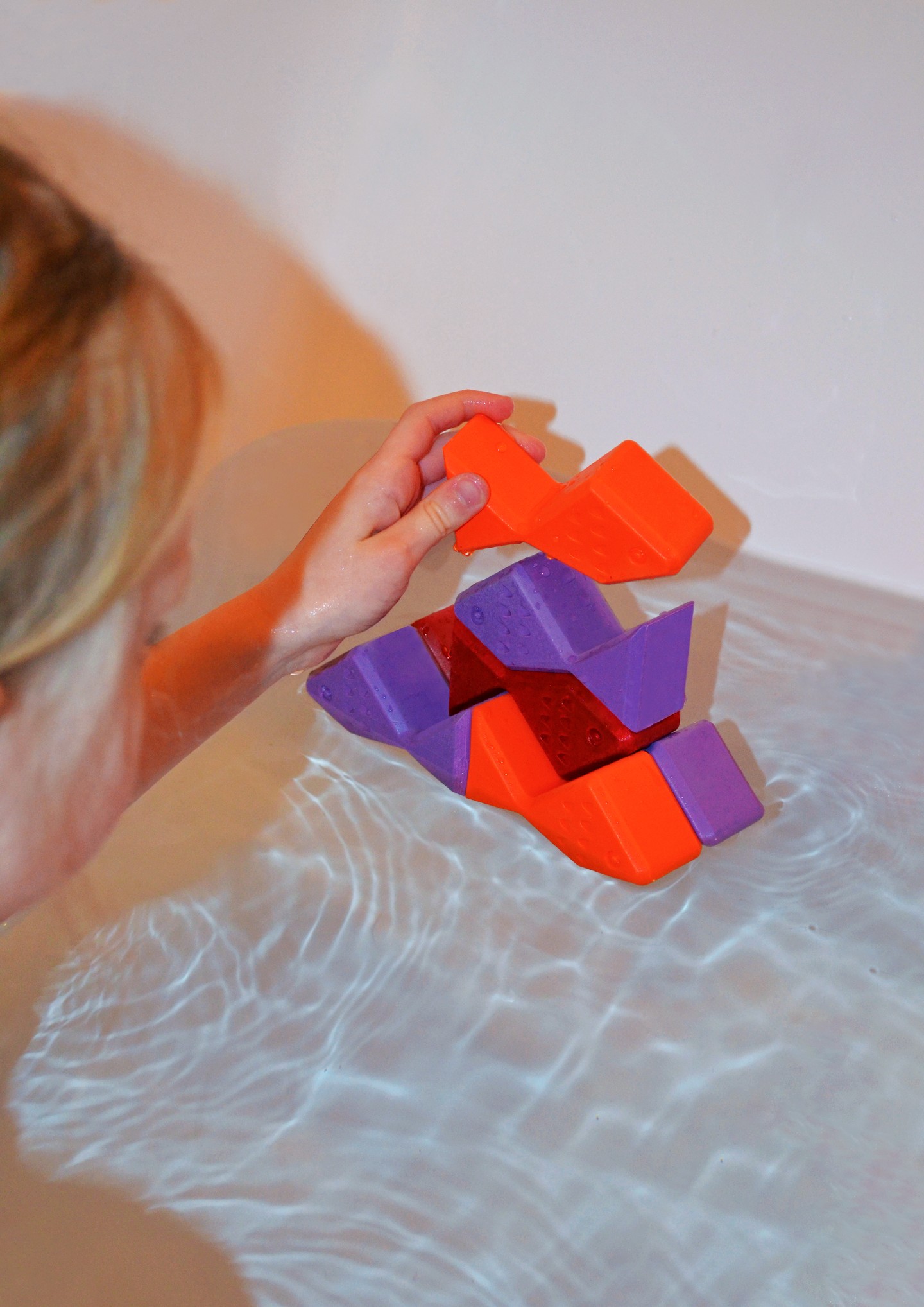 Kalivoda Flóra Anna: BLOOP