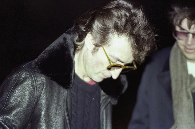 John Lennon i jego zabójca, Mark Chapman