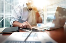 KSeF ujawnia bałagan w księgowości wielu polskich firm. Przedsiębiorcy właśnie odkrywają, jak naprawdę działają ich procesy finansowe