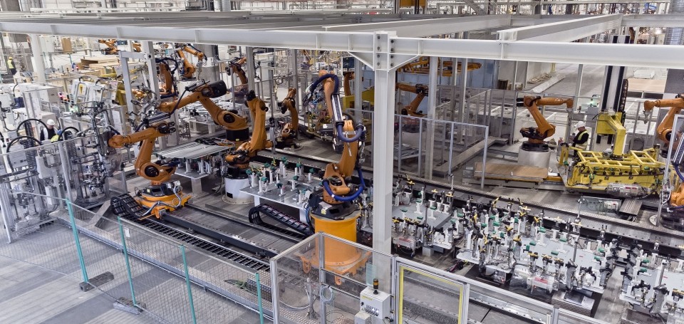 Volkswagen Poznań powstał w 1993 roku, produkuje samochody użytkowe i komponenty. W Poznaniu wytwarzany jest model VW Caddy i VW Transporter, które trafiają na rynki całego świata.