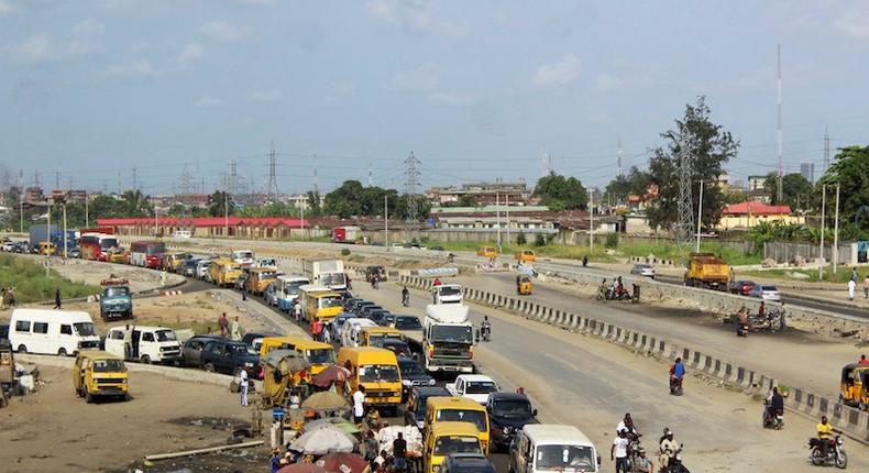 The police inspector slumped and died in Abule Ado bus stop on Lagos-Badagry expresssway while on his way to work