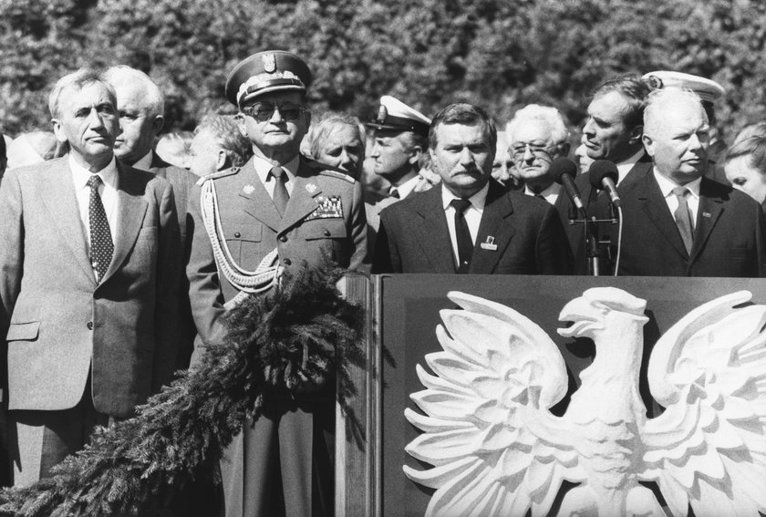 Cenckiewicz pokazał list Wałęsy do Jaruzelskiego