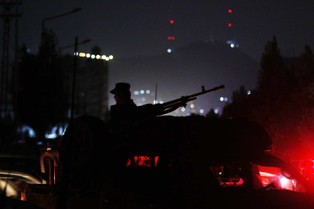 Atak na Uniwersytet Amerykański w Kabulu. "Dwóch uzbrojonych napastników ukrywa się w budynku"