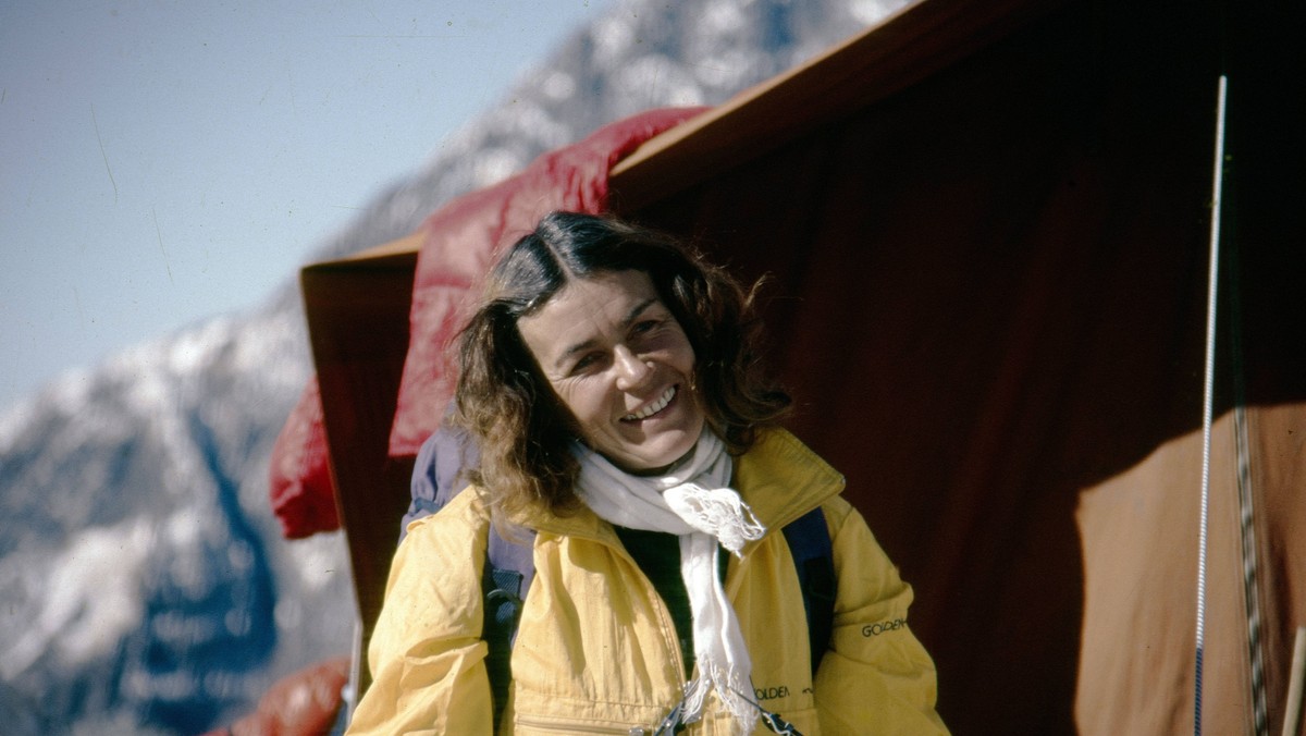 Nepal 1987 Polska wyprawa na Annapurnę zorganizowana przez Klub Wysokogórski z Katowic. Na zdjęciu Wanda Rutkiewicz w bazie