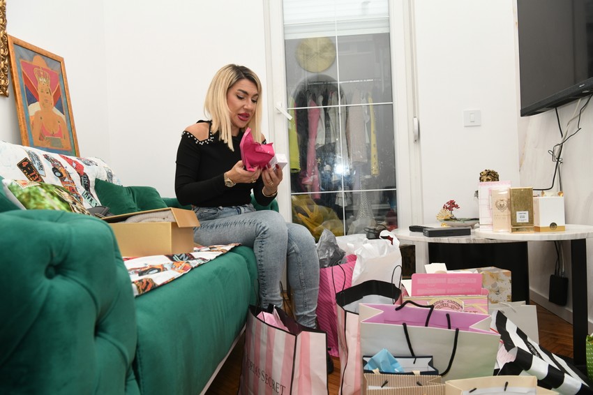 Jovana Jeremić pokazala rođendanske poklone