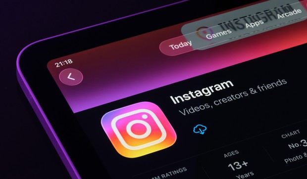 Instagram 
