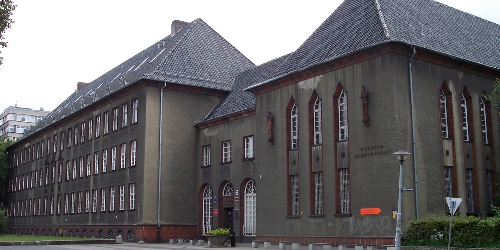 Miejsce 4. Politechnika Śląska w Gliwicach<br /><br />(na zdjęciu Wydział Elektryczny)