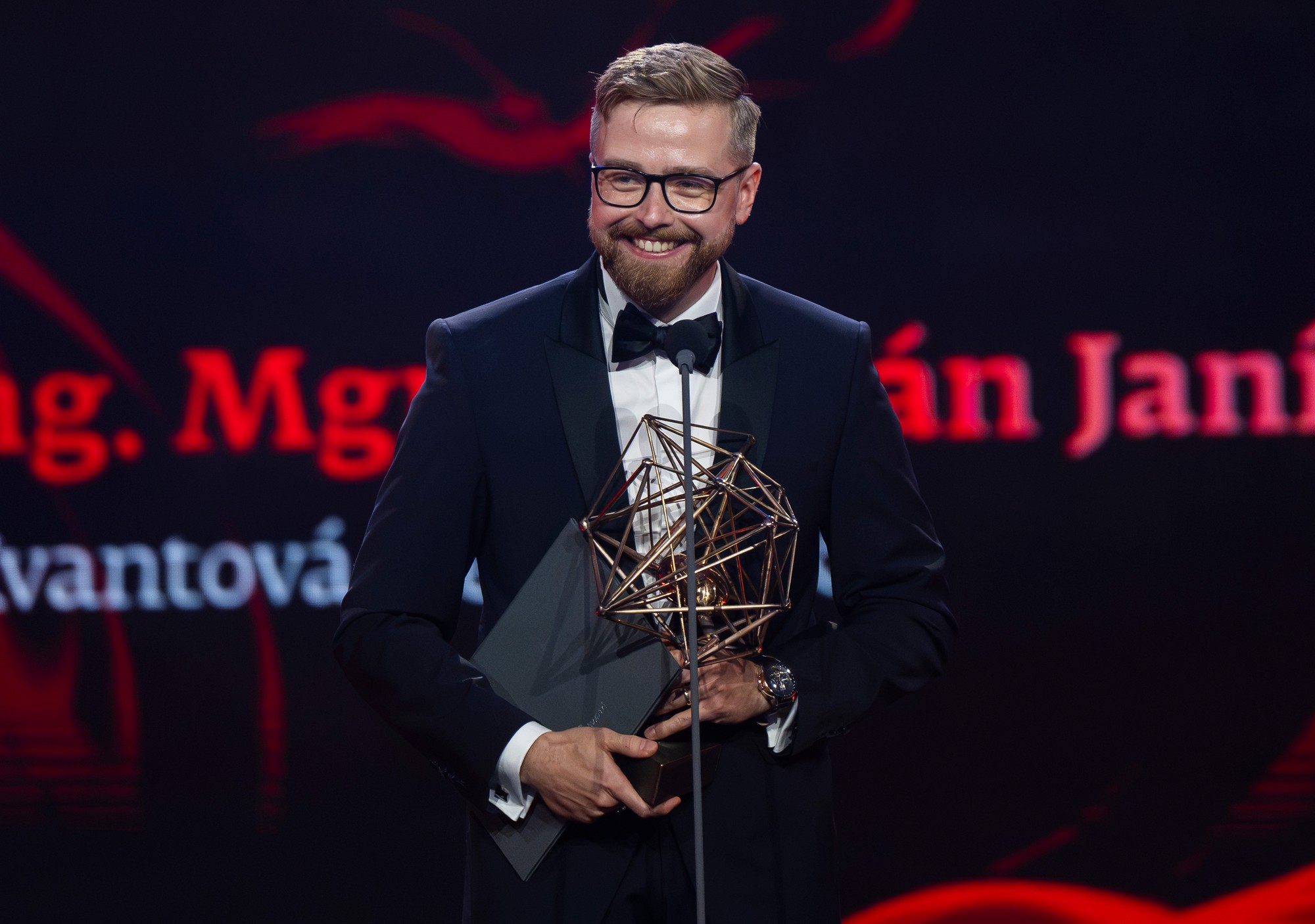 Laureát ceny ESET Science Award v kategórii Výnimočná osobnosť vedy do 35 rokov Marián Janík. 