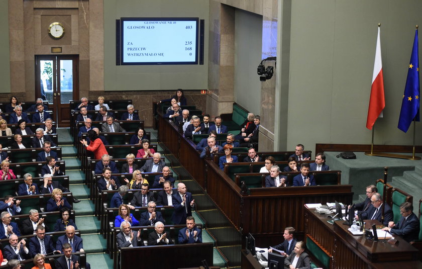 Intrygujące zmiany w Sejmie po wyborach do PE. Ubawicie się