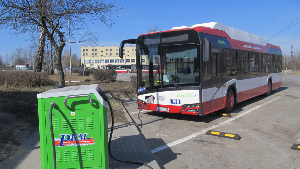 Nowoczesne, niskoemisyjne autobusy na drogach śląskich aglomeracji przyczyniają się do walki ze smogiem. A także poprawiają komfort podróżowania. W ich zakupie pomogła nam Unia Europejska. 