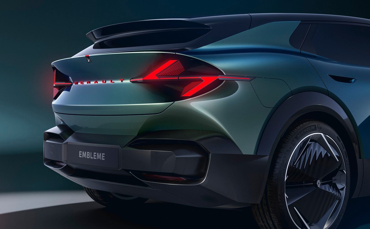 Nowe Renault Embleme