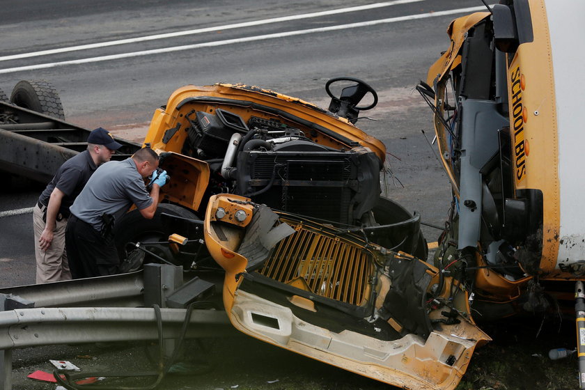 Zderzenie szkolnego autobusu z ciężarówką. Są ofiary