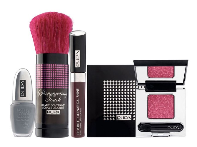 Pupa, kolekcja Rebel Chic: dominuje fuksja, malina i szarość. Rozświetlający puder do ciała i róż na policzki.