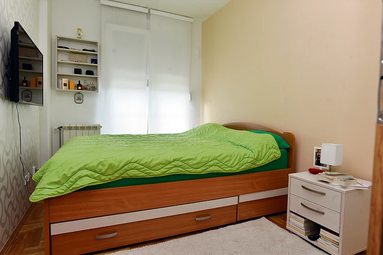 Bojana Lazić - Na gajbi kod