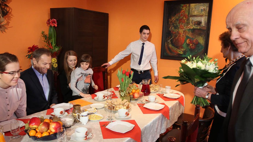 Donald Tusk przyjechał do rodziny zastępczej ze Strzałkowa