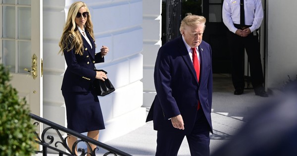 Image accompagnant « Trump lâche déjà sa toute nouvelle porte-parole ».